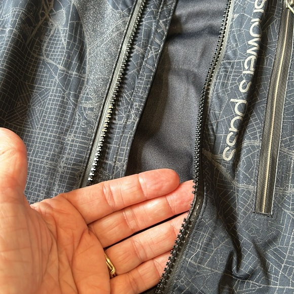 Showers Pass reflective waterproof jacket size large - Picture 5 of 14